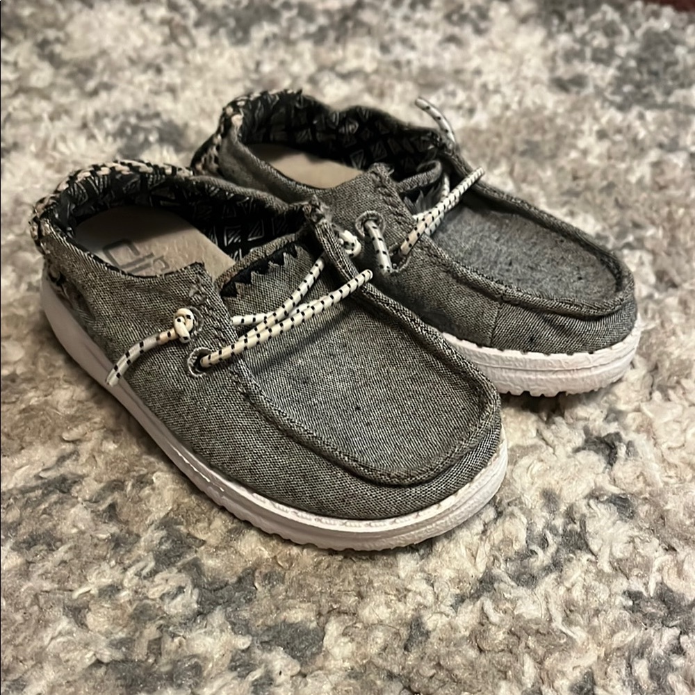 Casual Gray hey dude’s size 7c